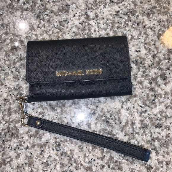 Michael Kors Phone Wallet
